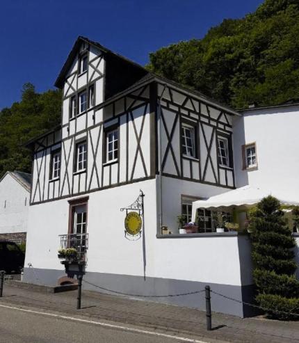 Gaestehaus Beurener Muehle บัดแบร์ทริช ภายนอก รูปภาพ